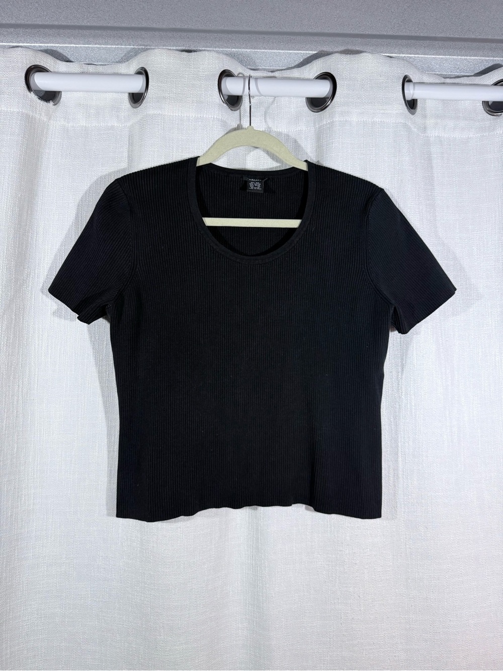 Sandra Short Sleeve Tee - Womens M - Classic Black Ribbed Scoop Neck Basics